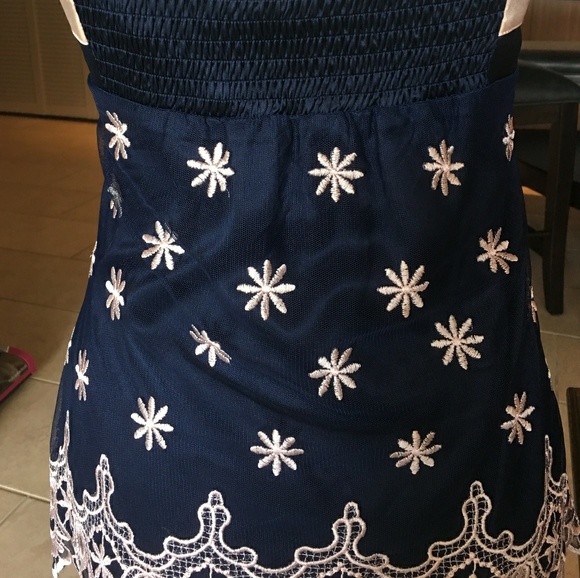 BEBE EMBROIDERED CAMI - Picture 3 of 7